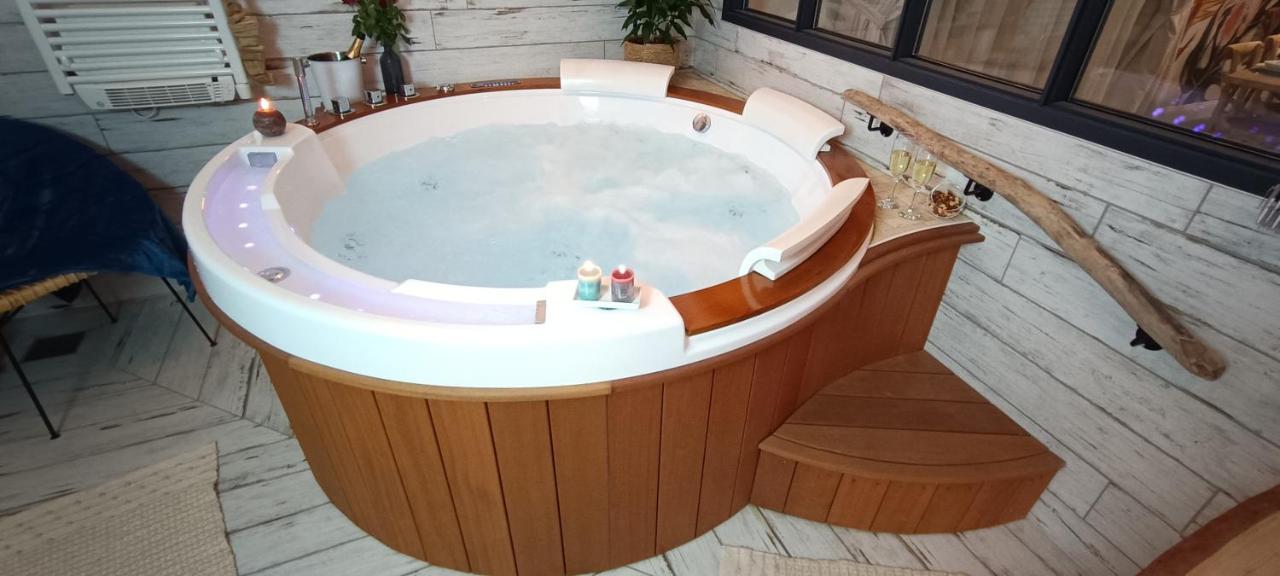 Le Marechal Duplex - Appartement Avec Jacuzzi - Caen Hyper Centre ภายนอก รูปภาพ